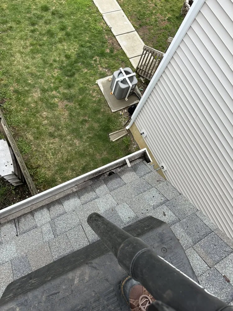 Slide of Esendemir Gutter & Roofing