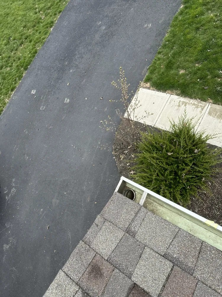 Slide of Esendemir Gutter & Roofing