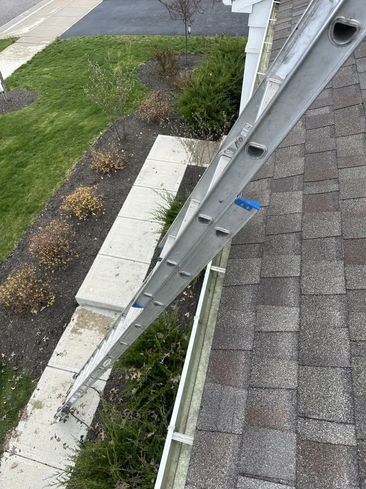 Slide of Esendemir Gutter & Roofing