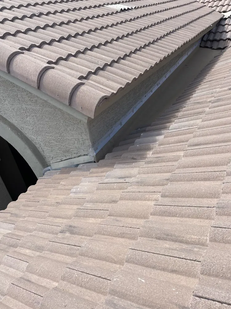 Slide of Esperto Roofing