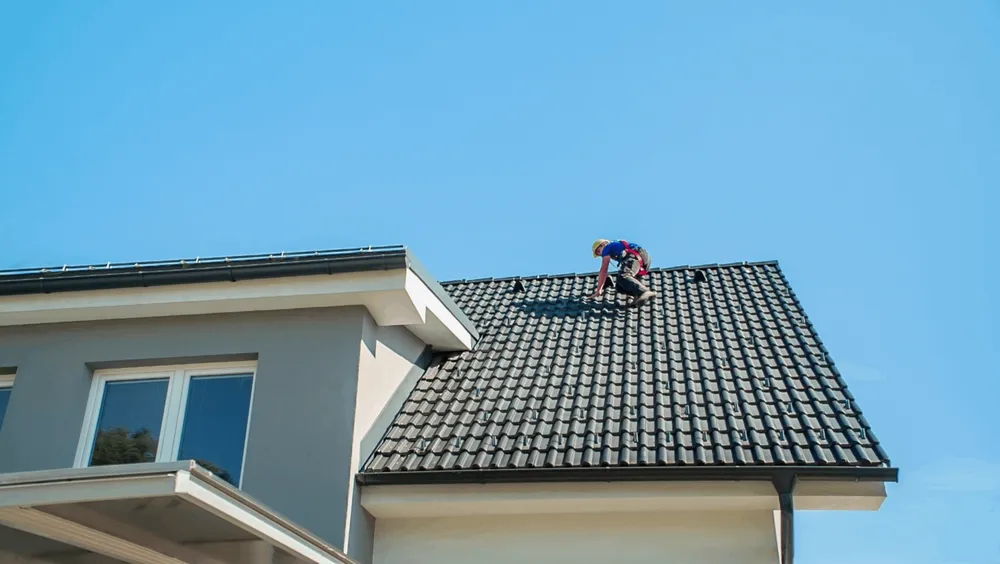 Slide of Esperto Roofing