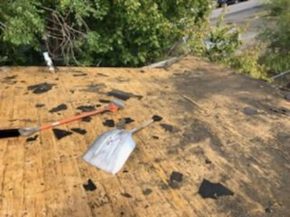 Slide of Esquivel Roofing and general construction