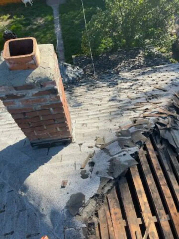 Slide of Esquivel Roofing and general construction