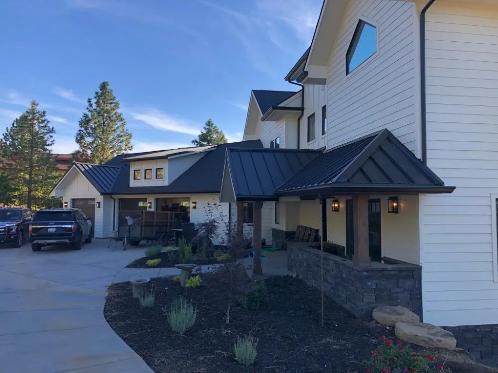 Slide of Esquivel Roofing and general construction