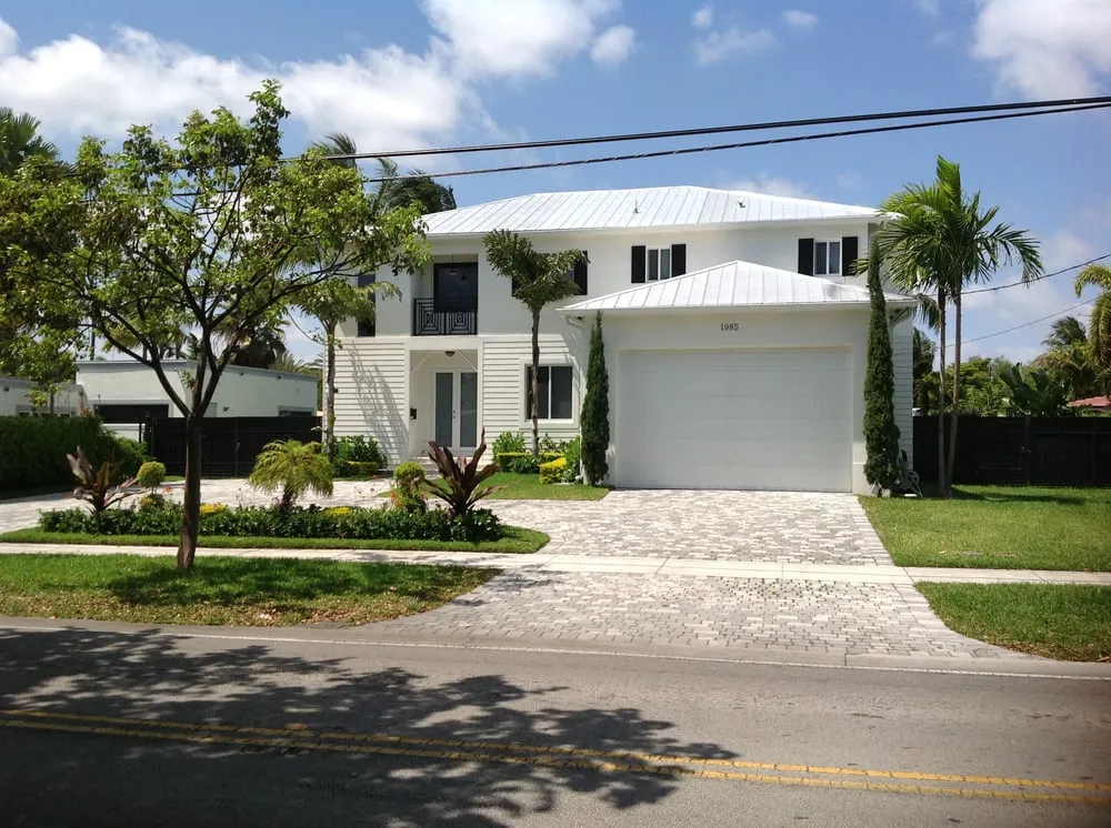 Slide of Estrada Roofing