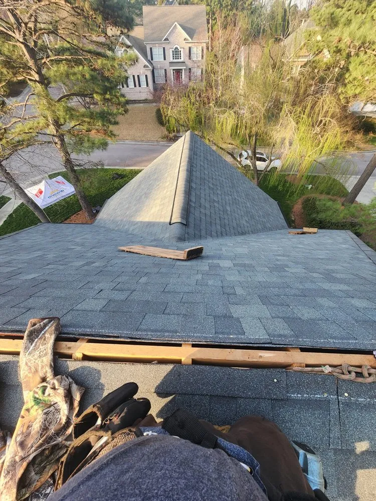 Slide of E&T Roofing