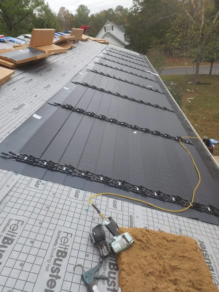 Slide of E&T Roofing