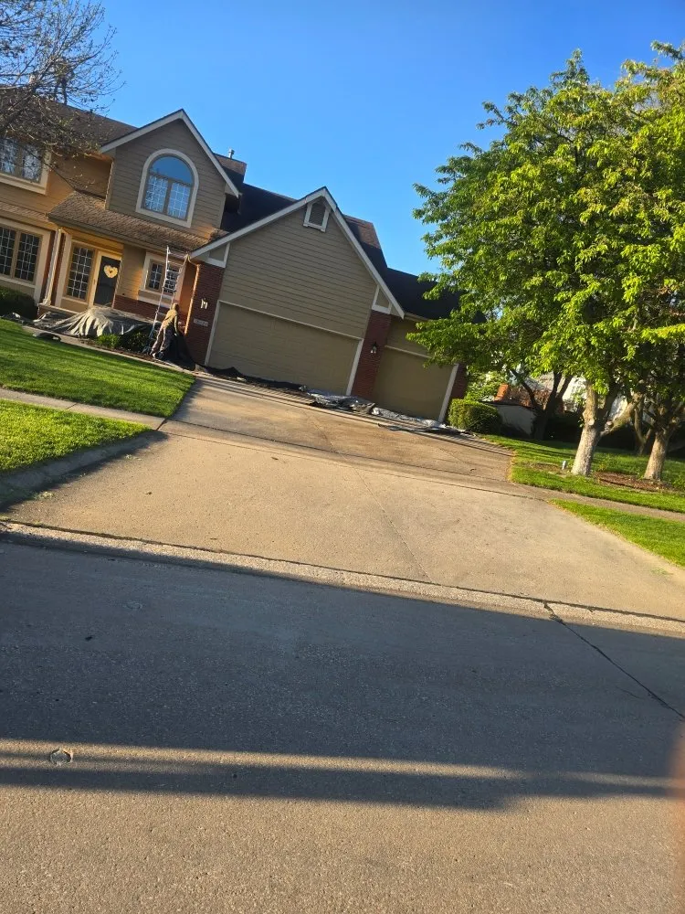 Slide of Eubioss Roofing