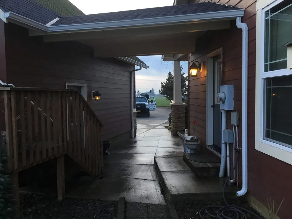 Slide of Eugene Oregon Gutter Service