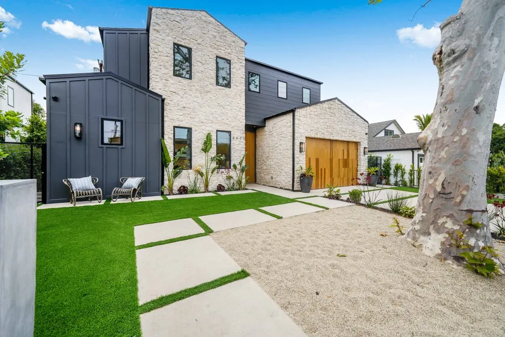 Slide of Eureka Builders Inc