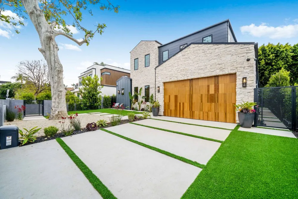 Slide of Eureka Builders Inc