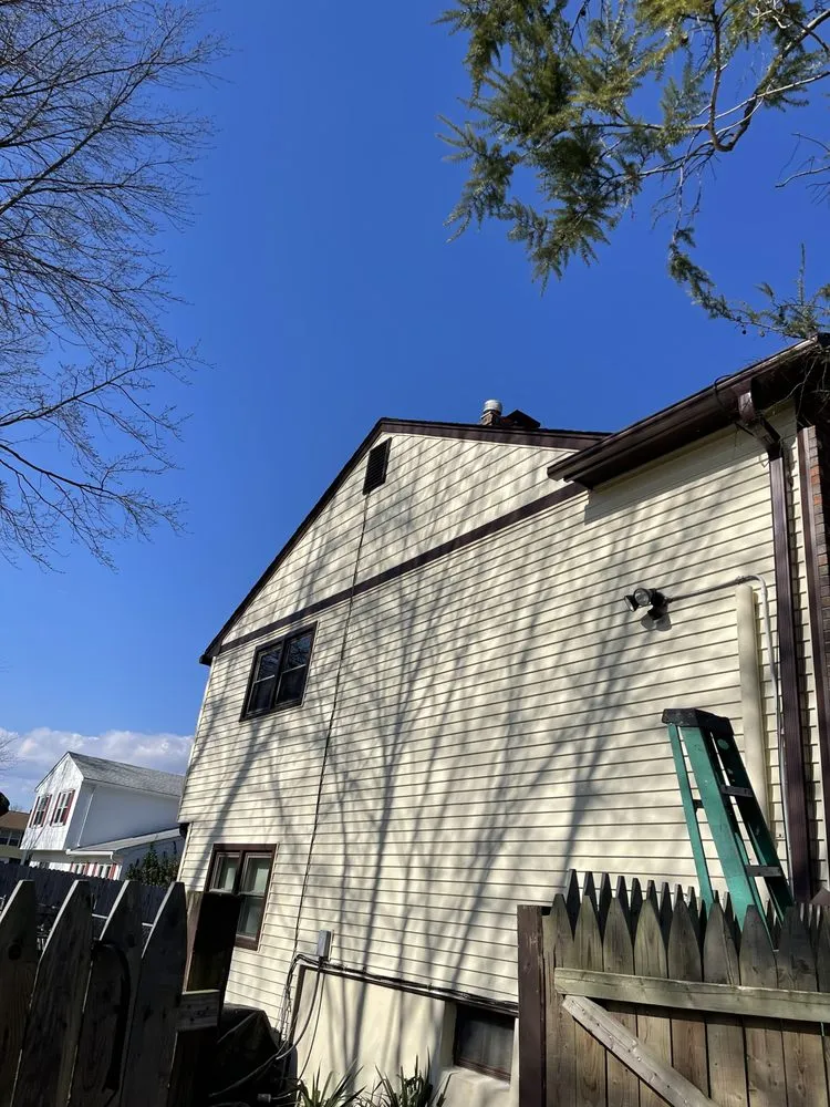 Licensed shingle roofing service in Chesterfield Township, NJ by Euro Remodeling