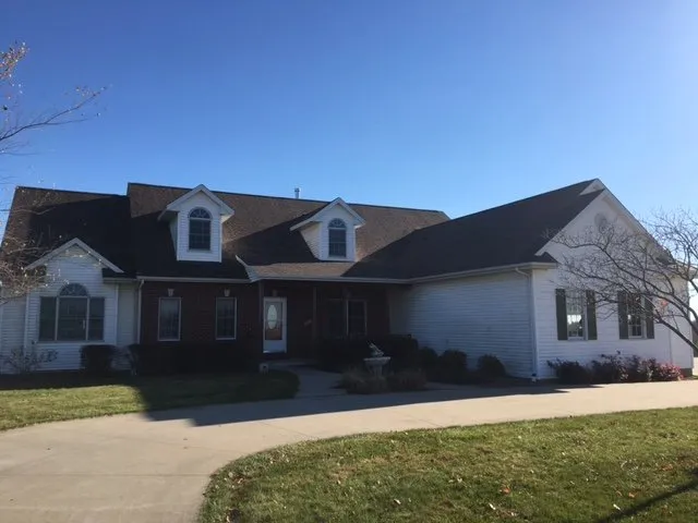 Top-rated roof replacement experts serving Conroy, IA - Evans Roofing Home Repair