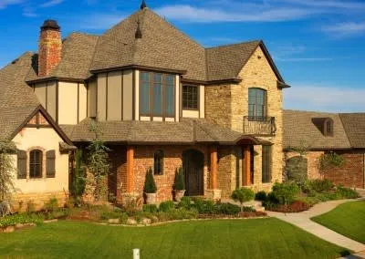 Licensed residential roofing service experts serving Huntingdon Valley, PA - Everclad Solutions