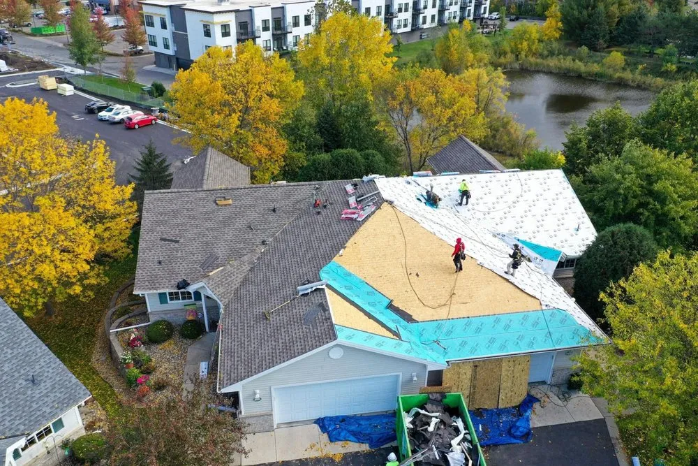 Licensed roof installation for fast service in Huntingdon Valley, PA by Everclad Solutions