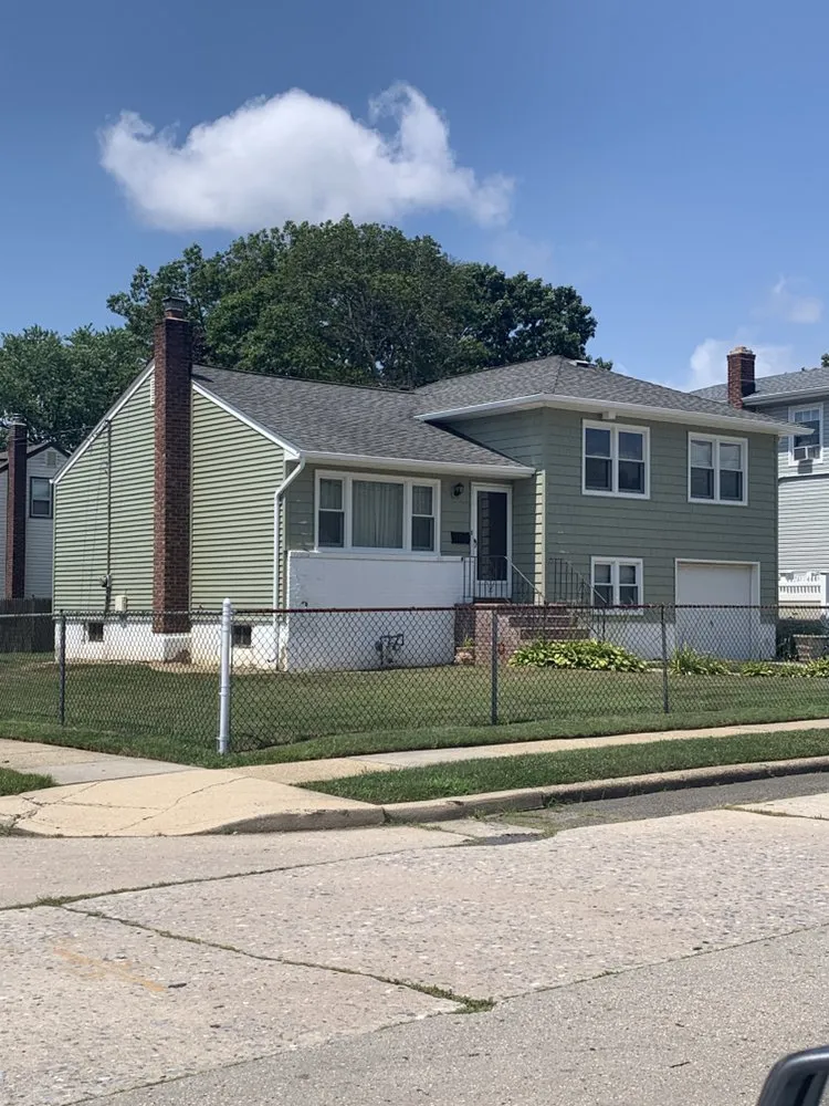 Slide of Eveready Roofing Company