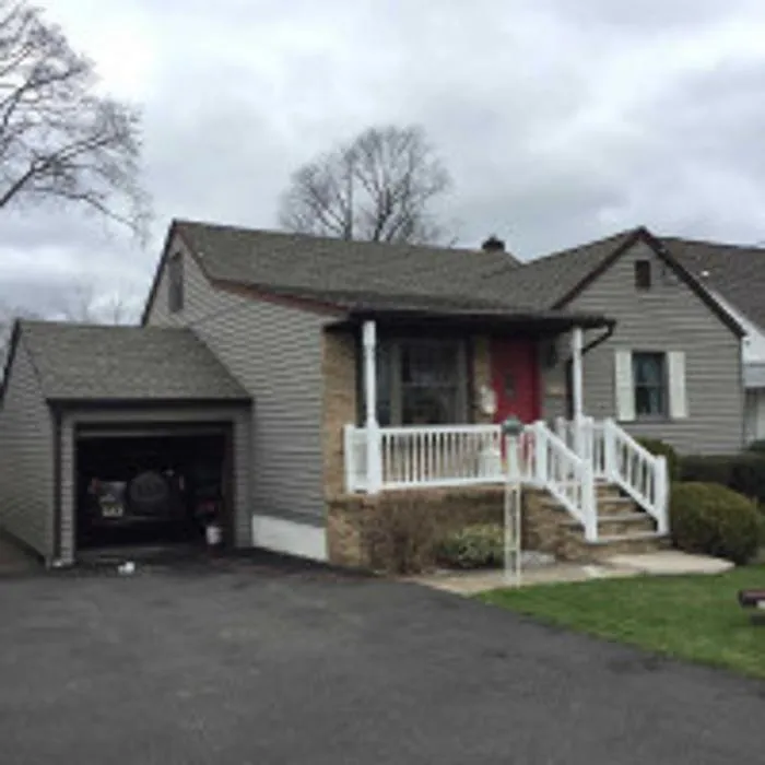 Slide of Everest Construction and Home Services