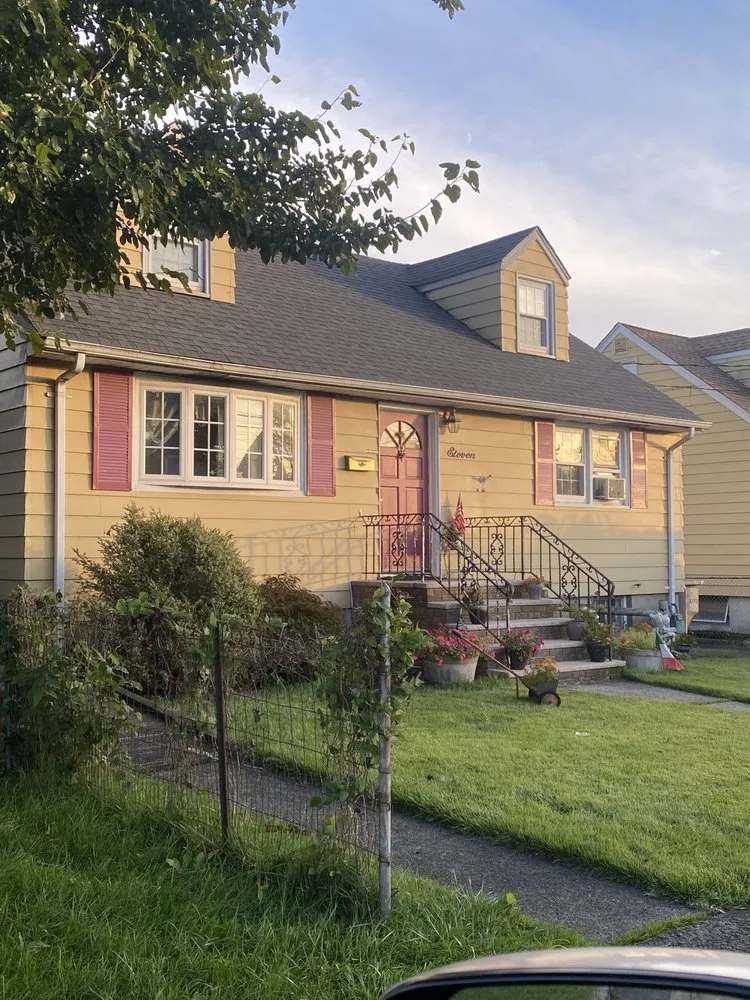 Slide of Everest Construction Group