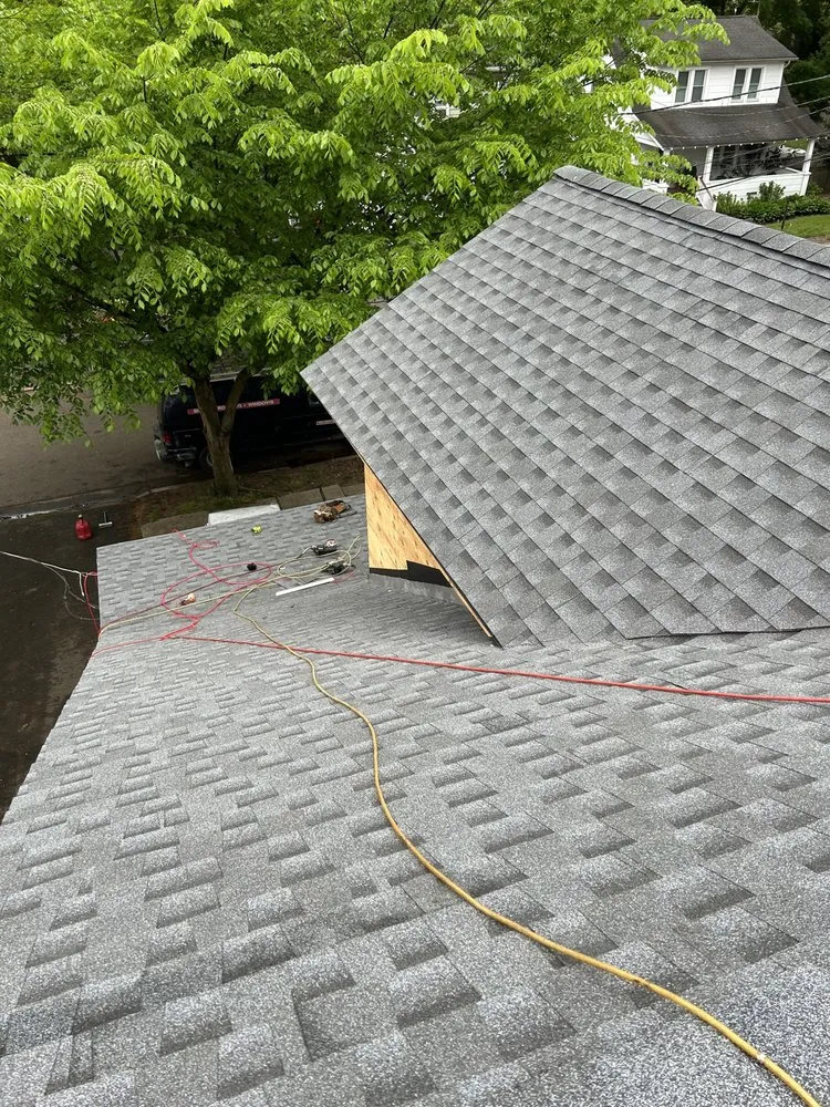 Slide of Everest Construction Group