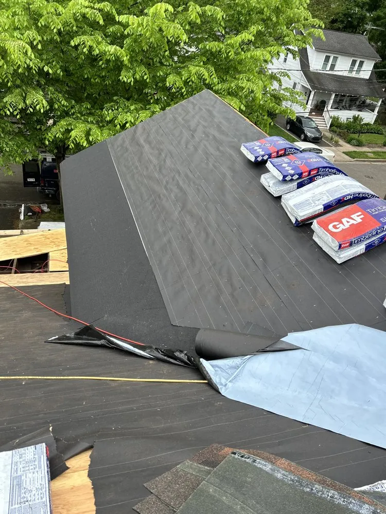 Slide of Everest Construction Group