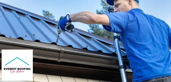 Everest Roofing Logo