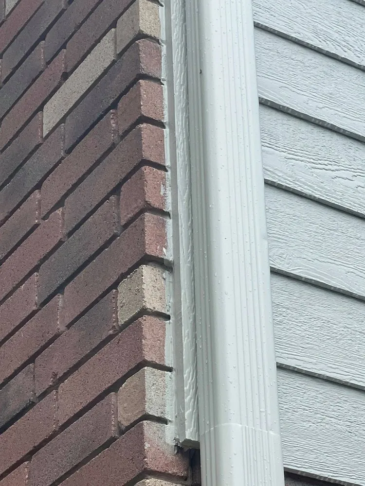 Slide of Everest Siding and Windows Contractor Houston