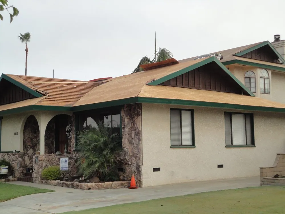 Slide of Everett Roofing