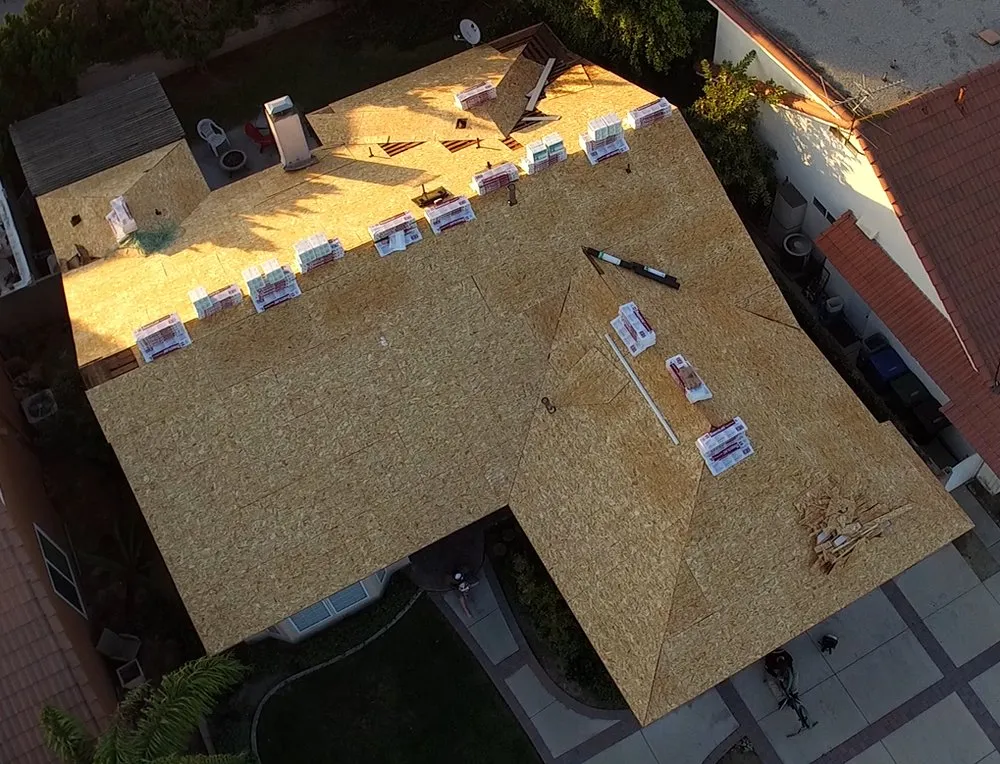 Slide of Everett Roofing