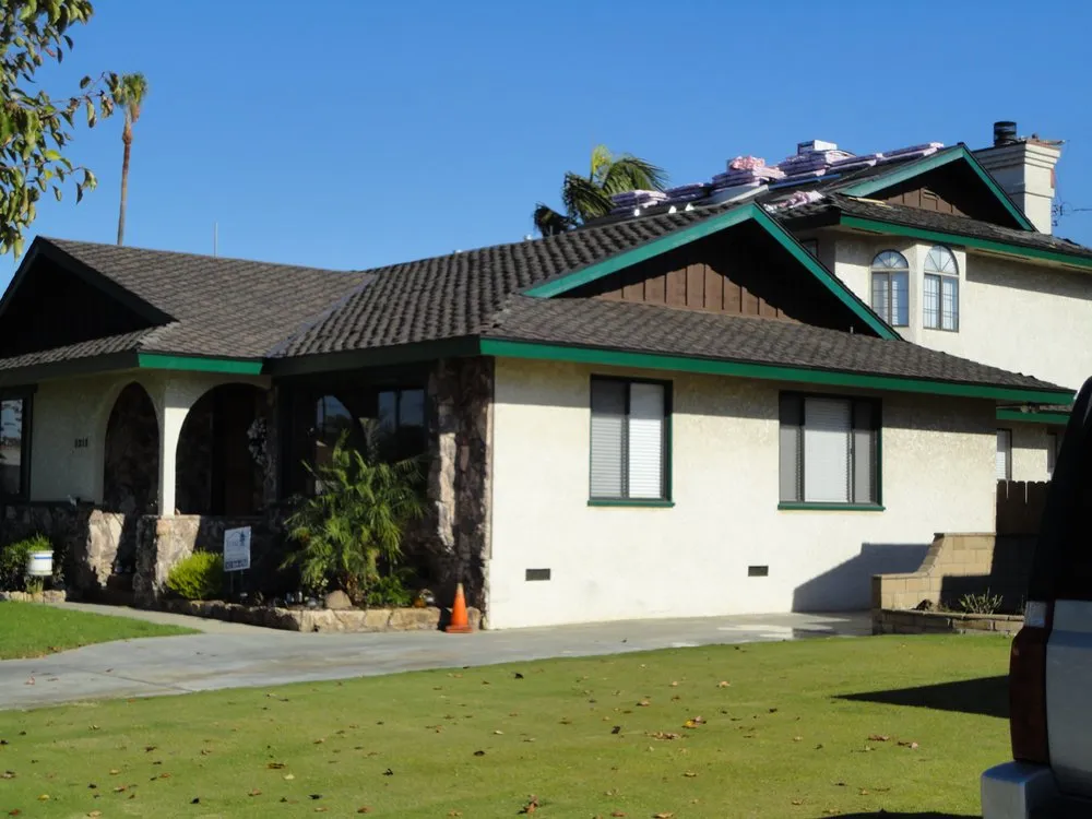 Slide of Everett Roofing