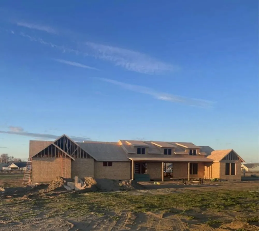 Slide of Evergreen Roofing & Construction