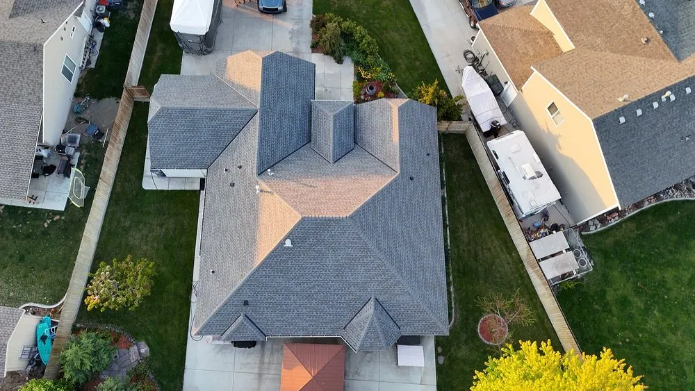 Slide of Evergreen Roofing & Construction