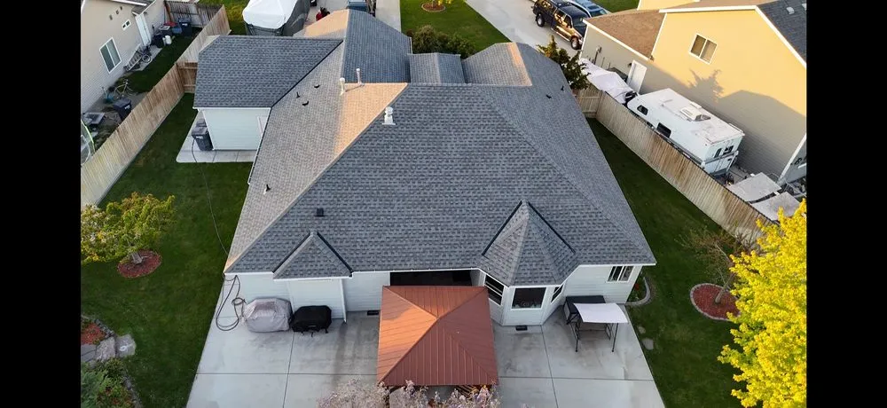 Slide of Evergreen Roofing & Construction