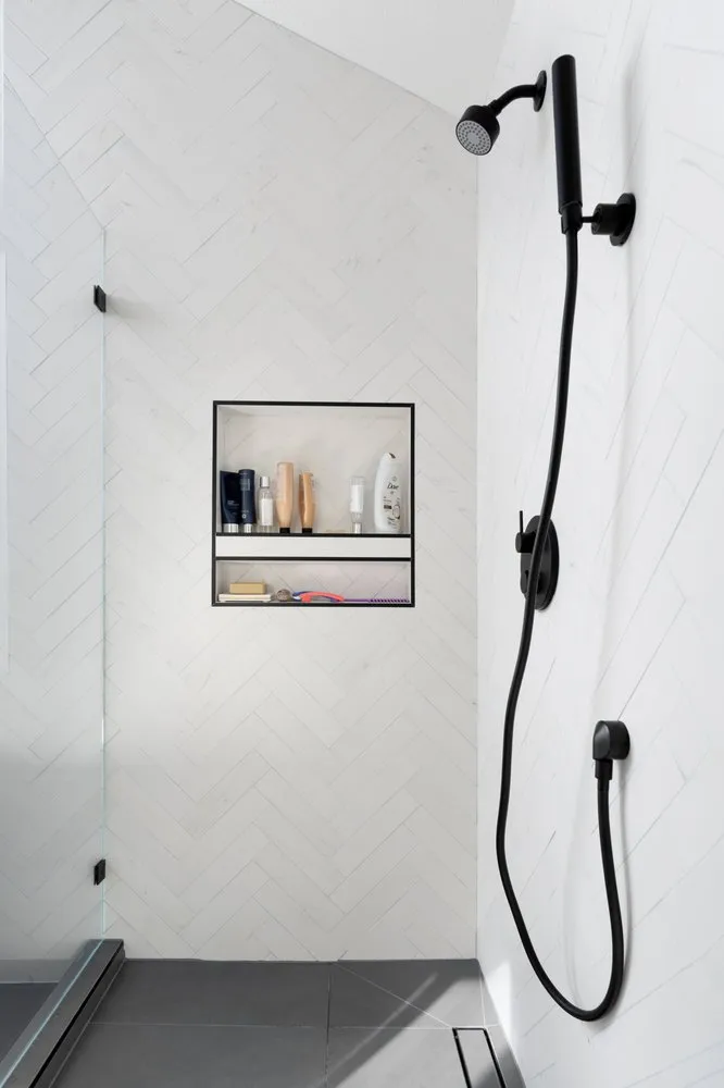 Slide of Everlast Construction