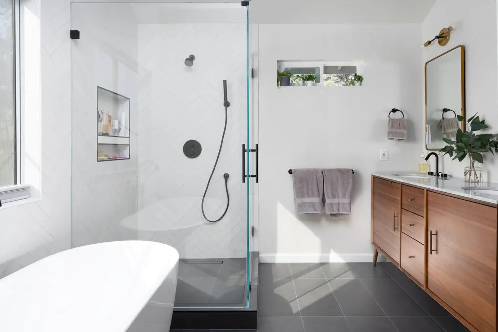 Slide of Everlast Construction