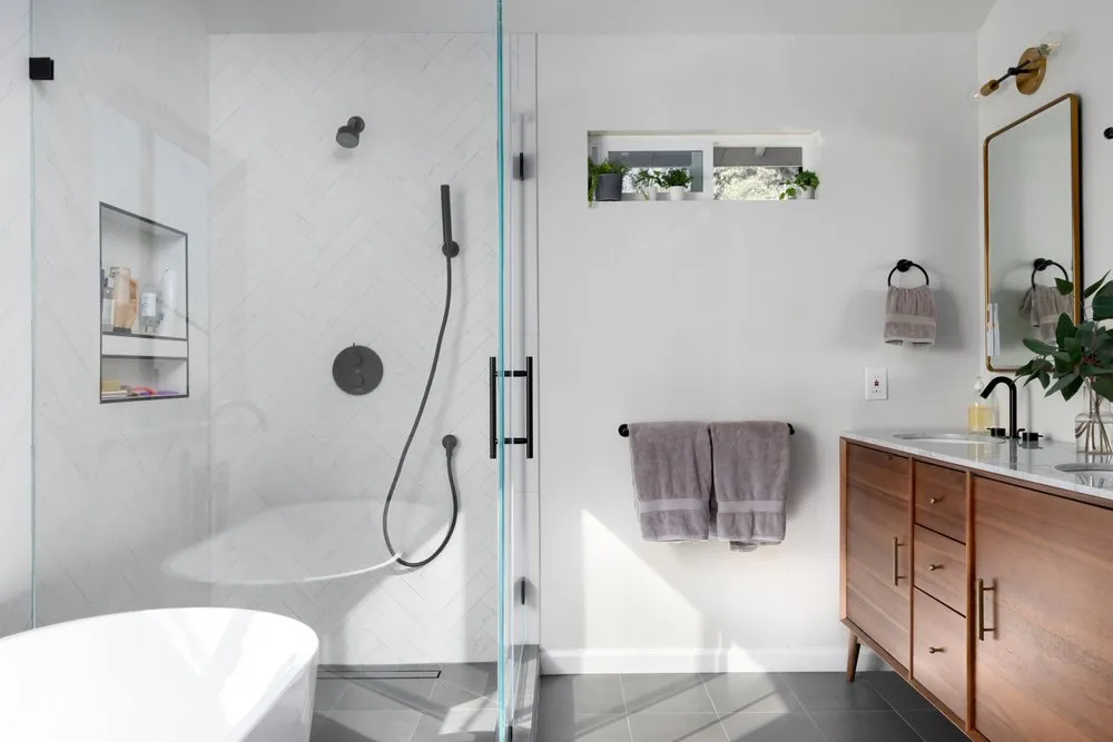 Slide of Everlast Construction