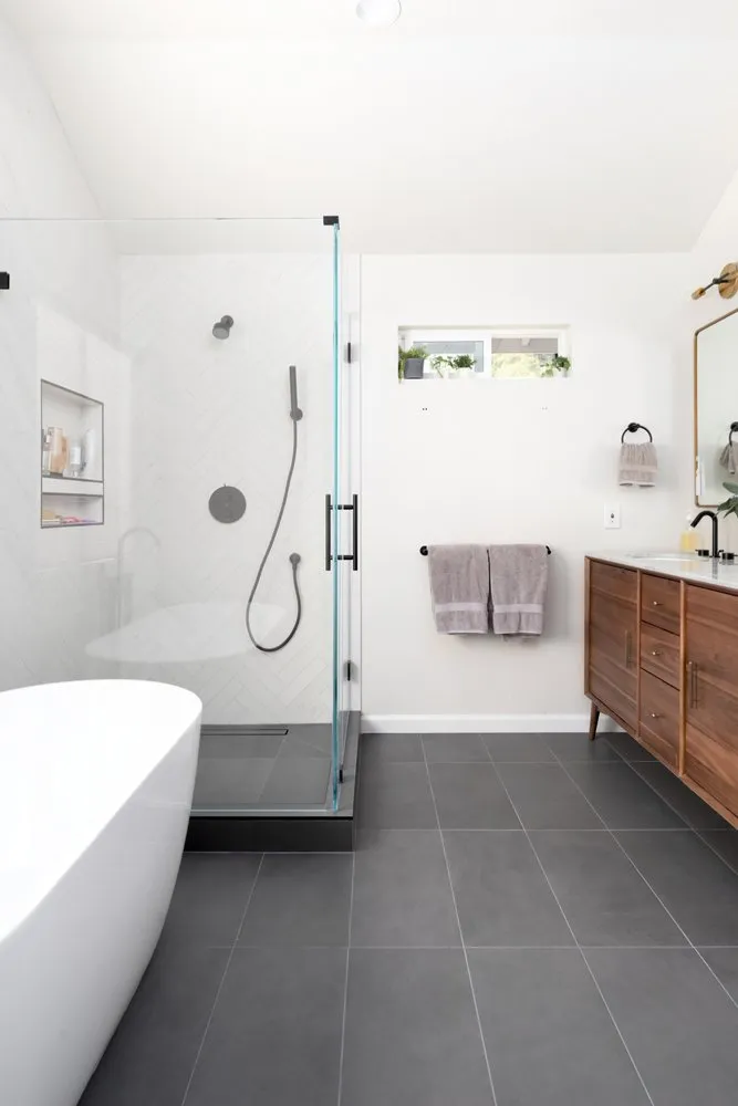 Slide of Everlast Construction