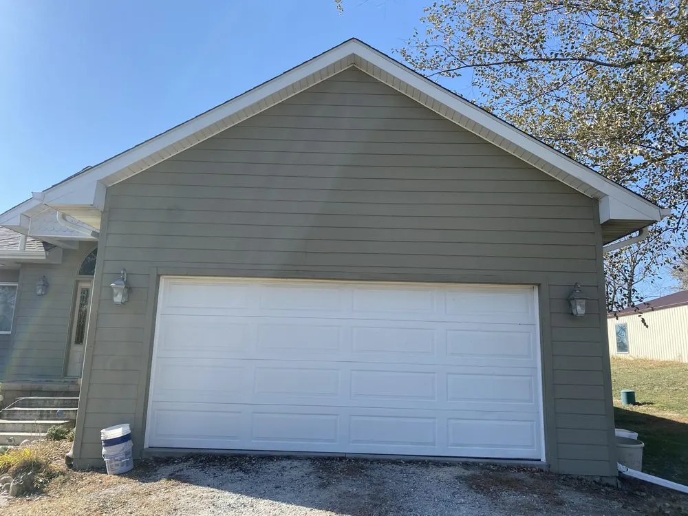 Slide of Everlast Contractors