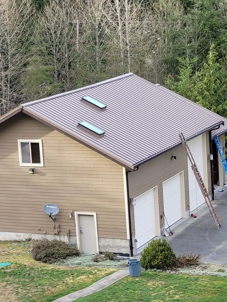 Emergency flat roof repair in Sedro-Woolley, WA by Everlast roofing & Contracting