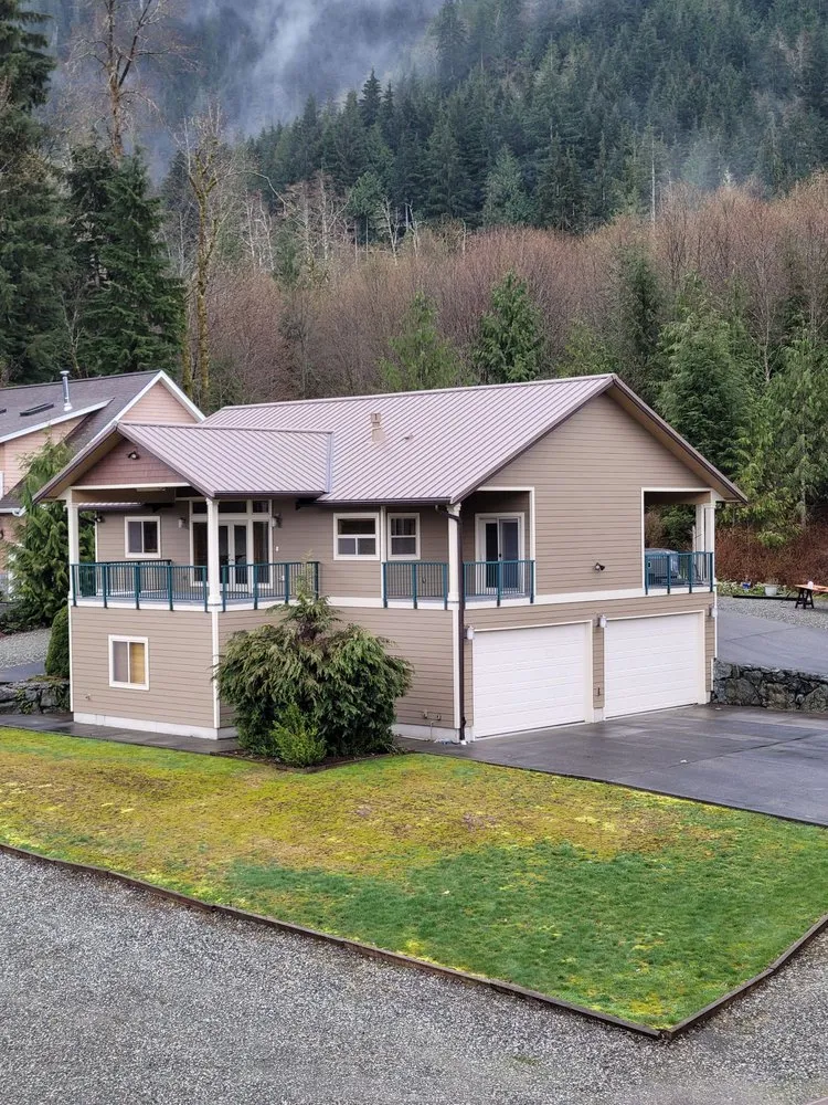 Local roof installation experts serving Sedro-Woolley, WA - Everlast roofing & Contracting
