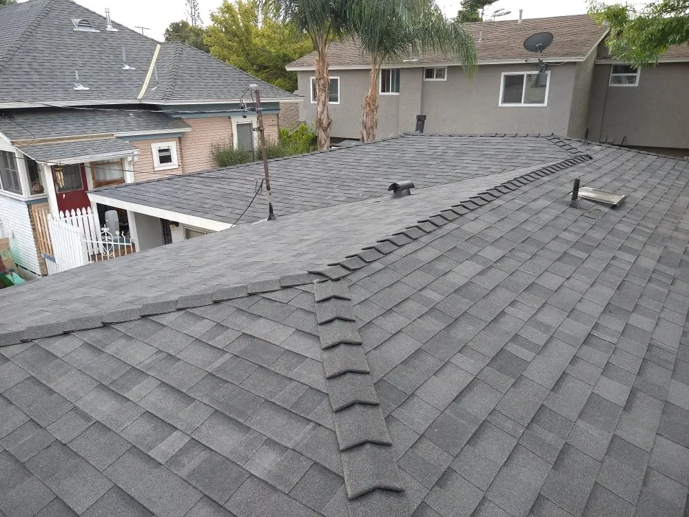 Slide of Everlasting Roofing Corp