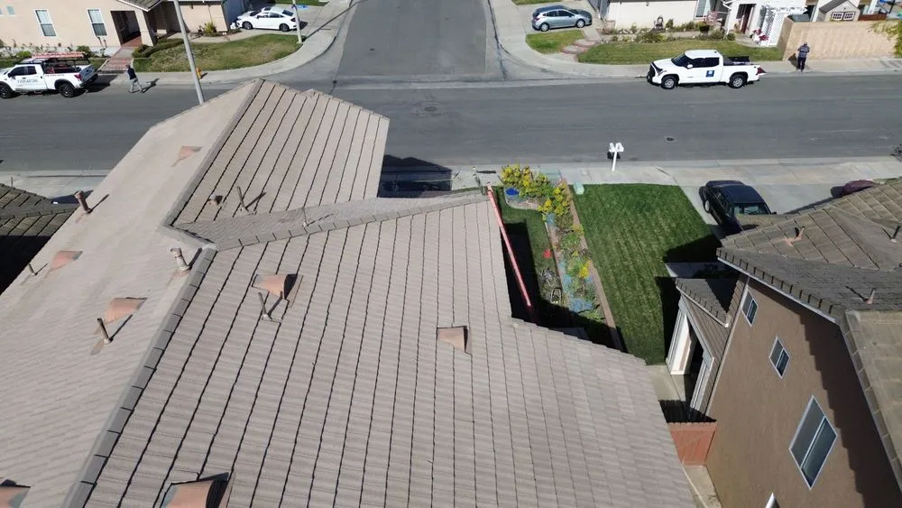 Slide of Everlasting Roofing Corp