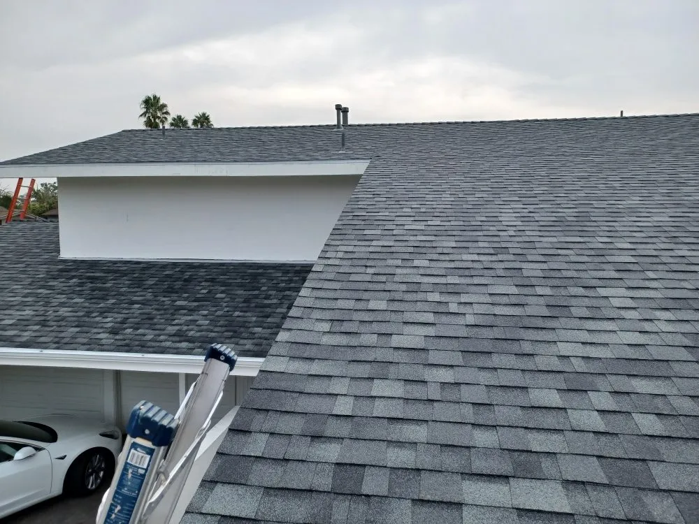 Slide of Everlasting Roofing Corp