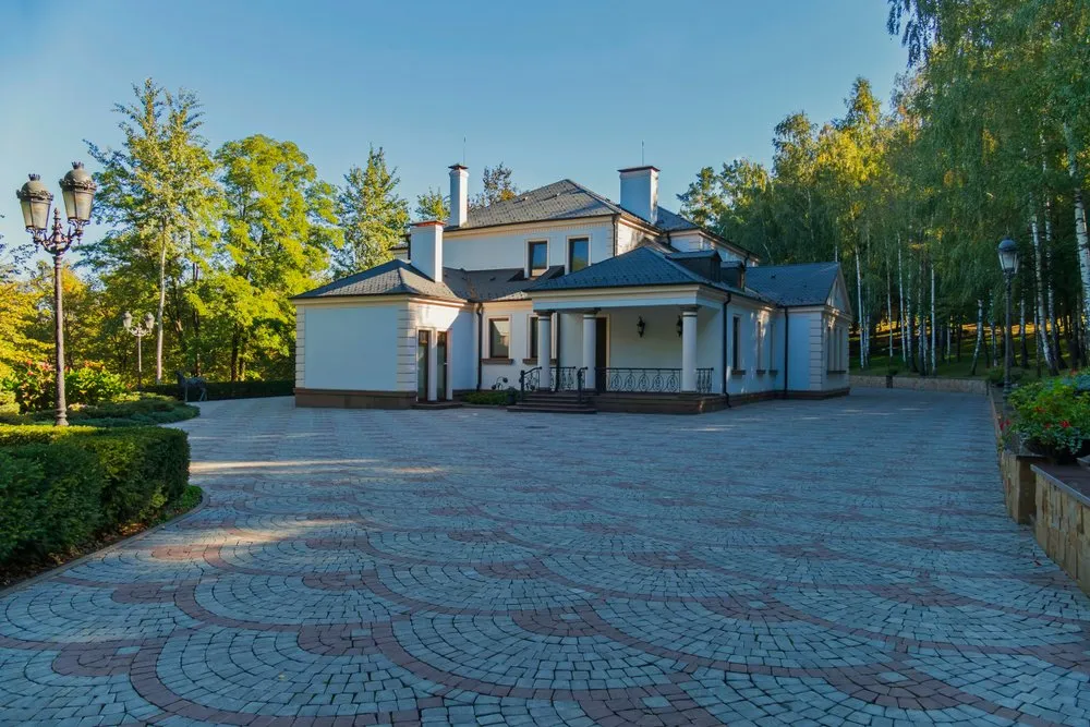 Slide of Excalibur Roof Home & Tree