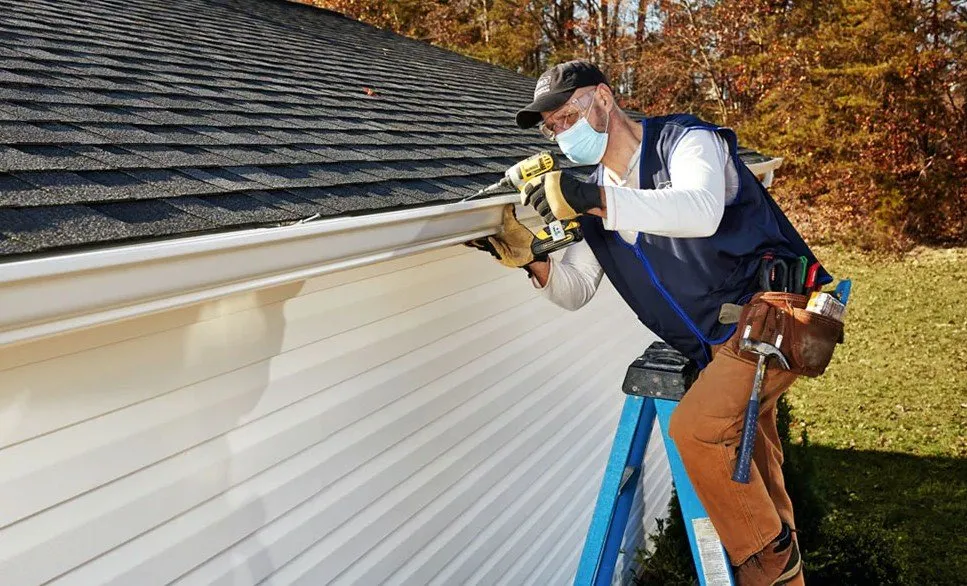Slide of Experienced Roof & Gutter Cleaning