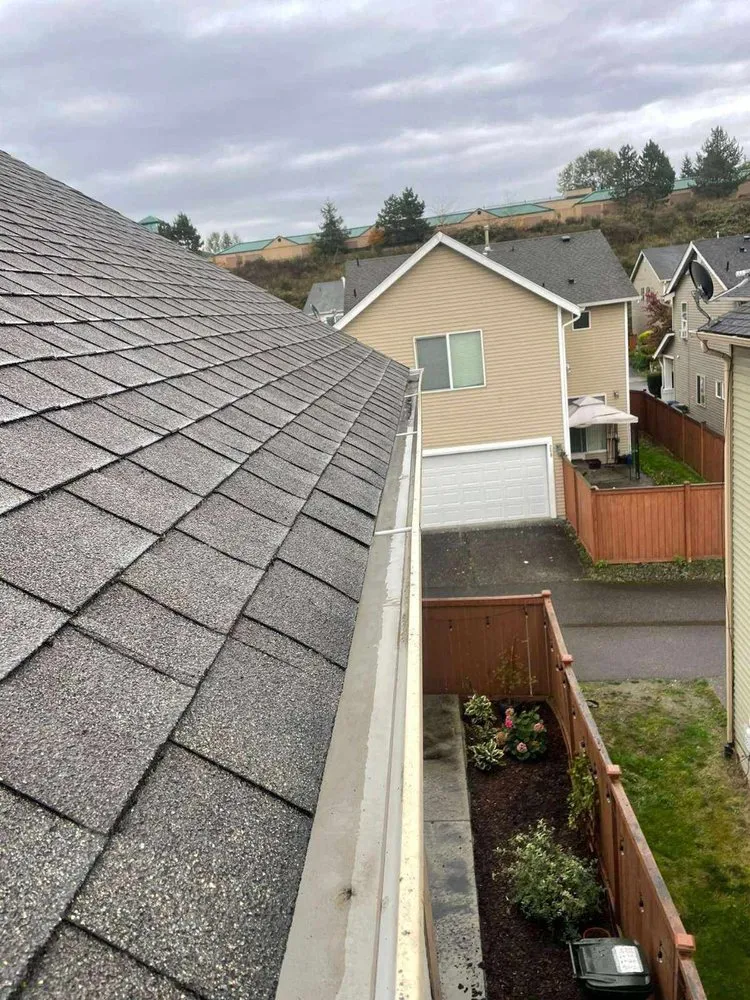 Slide of Experienced Roof & Gutter Cleaning