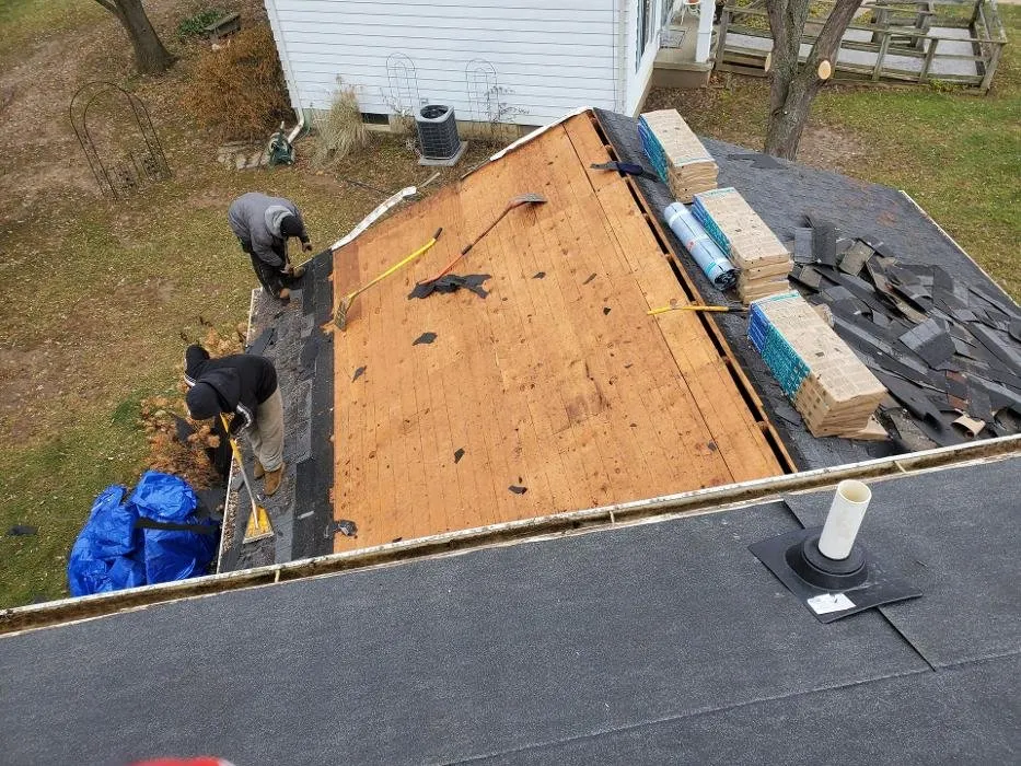 Professional roof inspection near you in Mt Morris, MI by Expert Exteriors