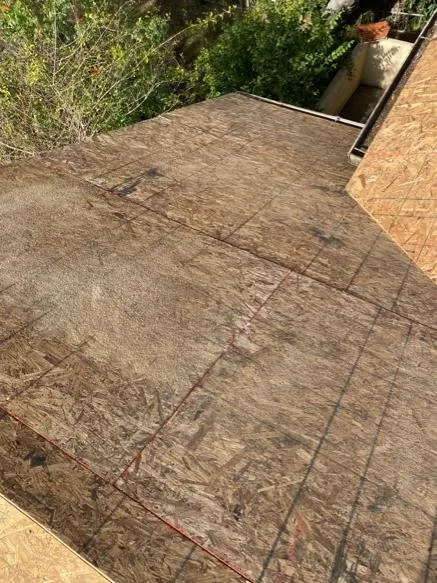 Slide of Expert Roofing Contractors