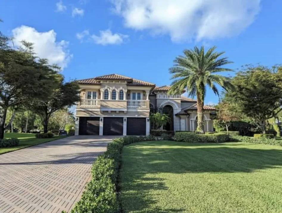 Slide of Expert Roofing Services