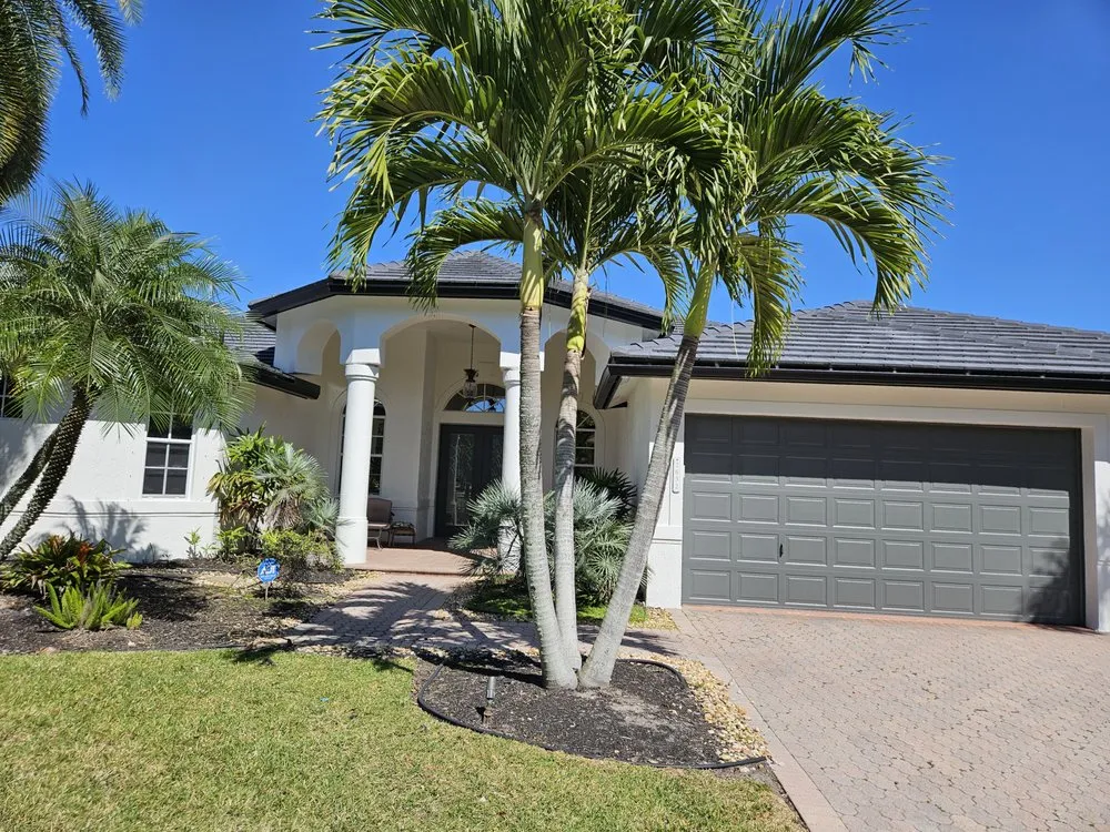 Slide of Expert Roofing Services