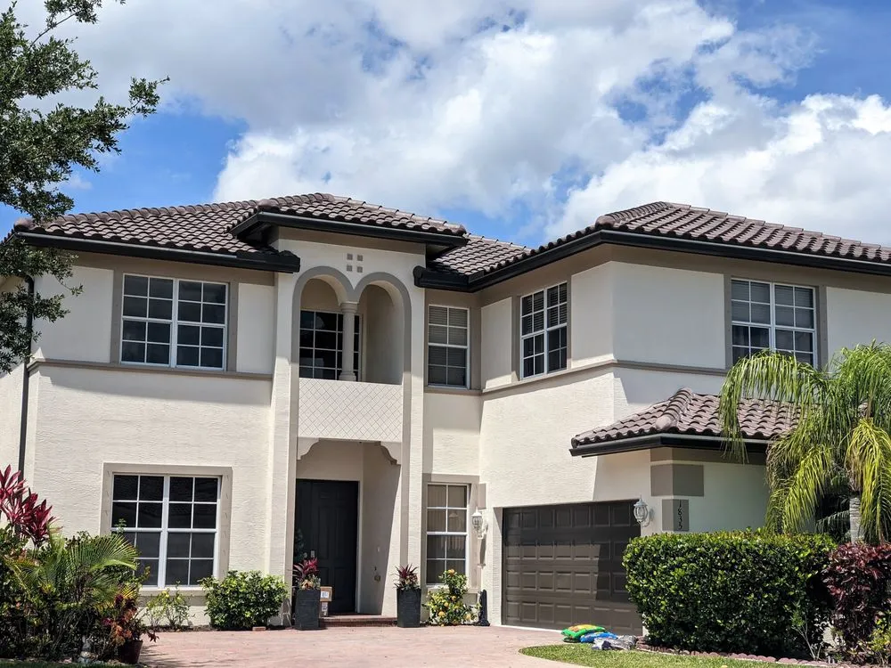 Slide of Expert Roofing Services